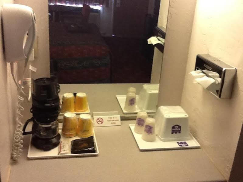 Knights Inn & Suites Pecos Buitenkant foto