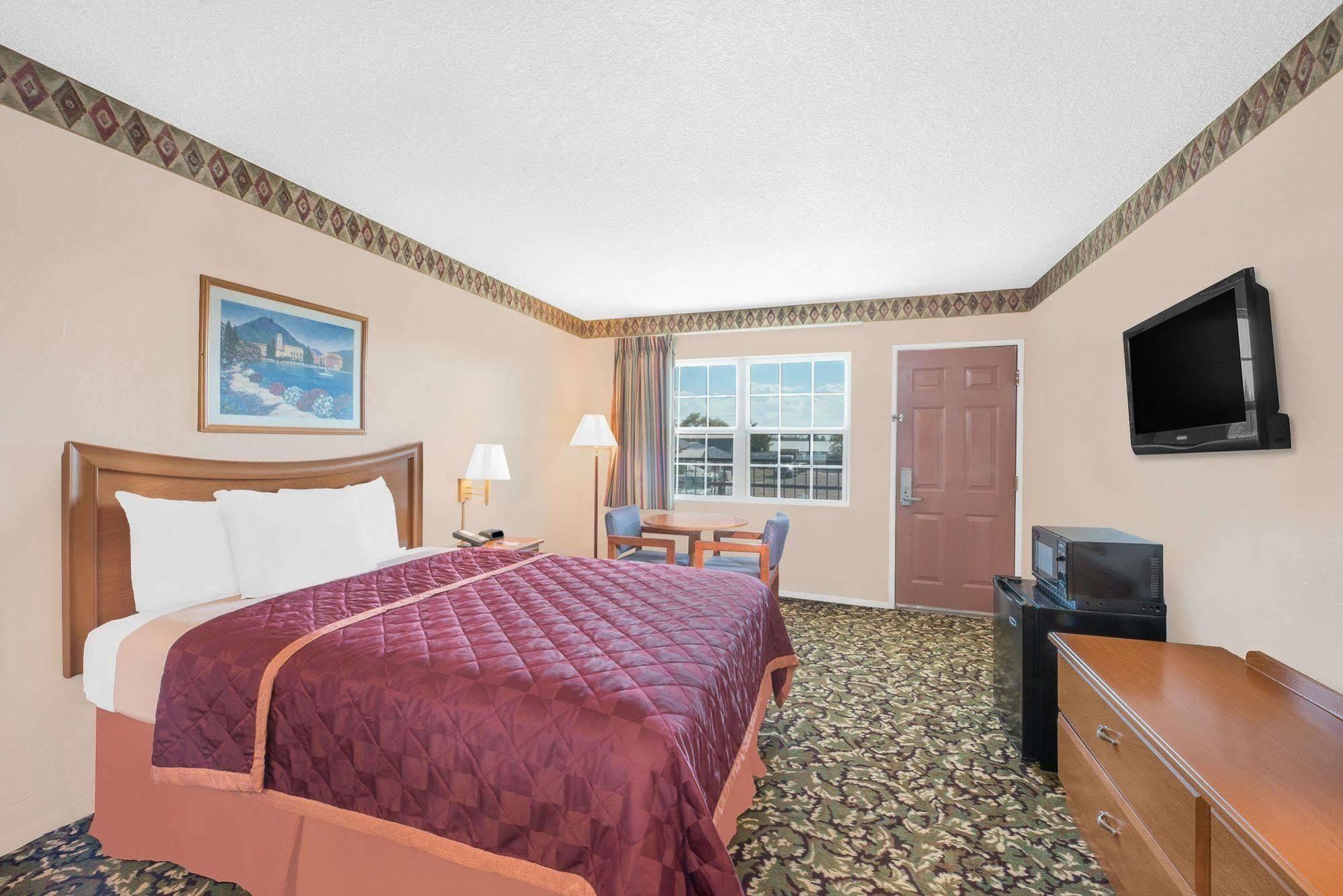 Knights Inn & Suites Pecos Buitenkant foto