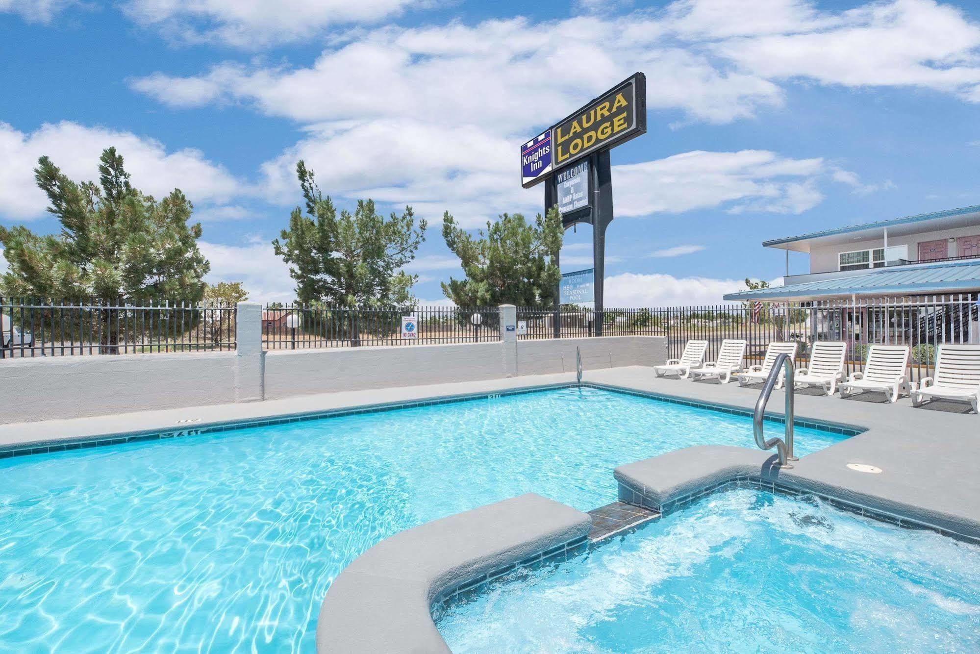 Knights Inn & Suites Pecos Buitenkant foto